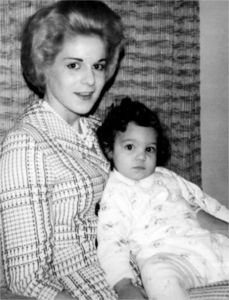 Marita Lorenz with daughter Monica.