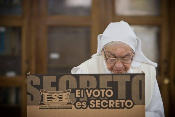 Voting in Costa Rica