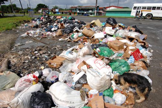 Facing closures of makeshift garbage dumps, Costa Rican municipalities ...