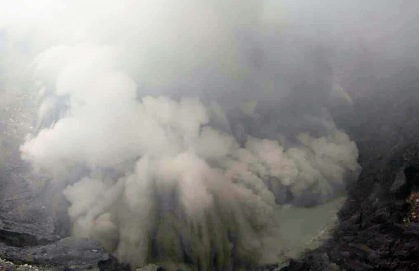 Explosion at Poás Volcano, Oct. 13 2014
