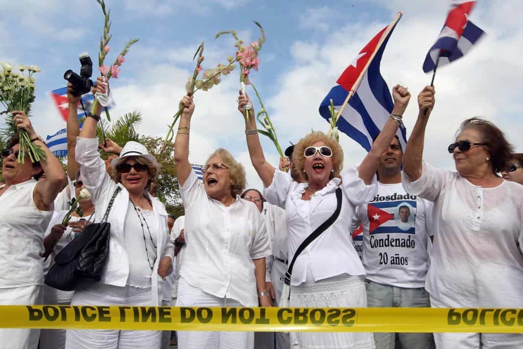 Cuba Dissidents Urge Us To Focus On Castro Human Rights Record 