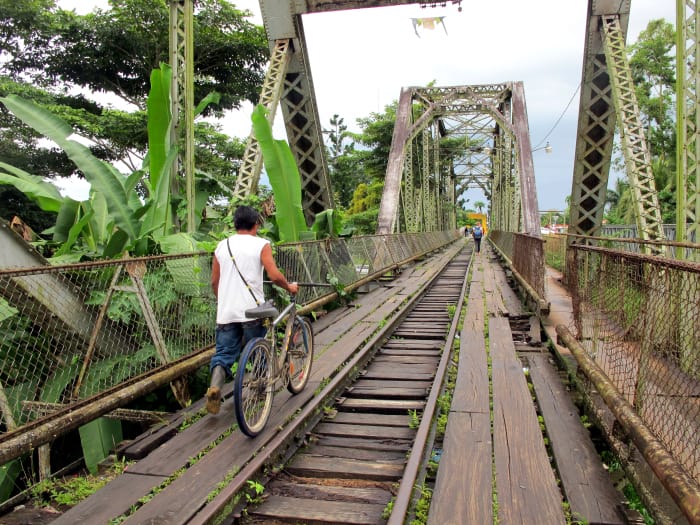 Puente Sixaola: A border runs through it