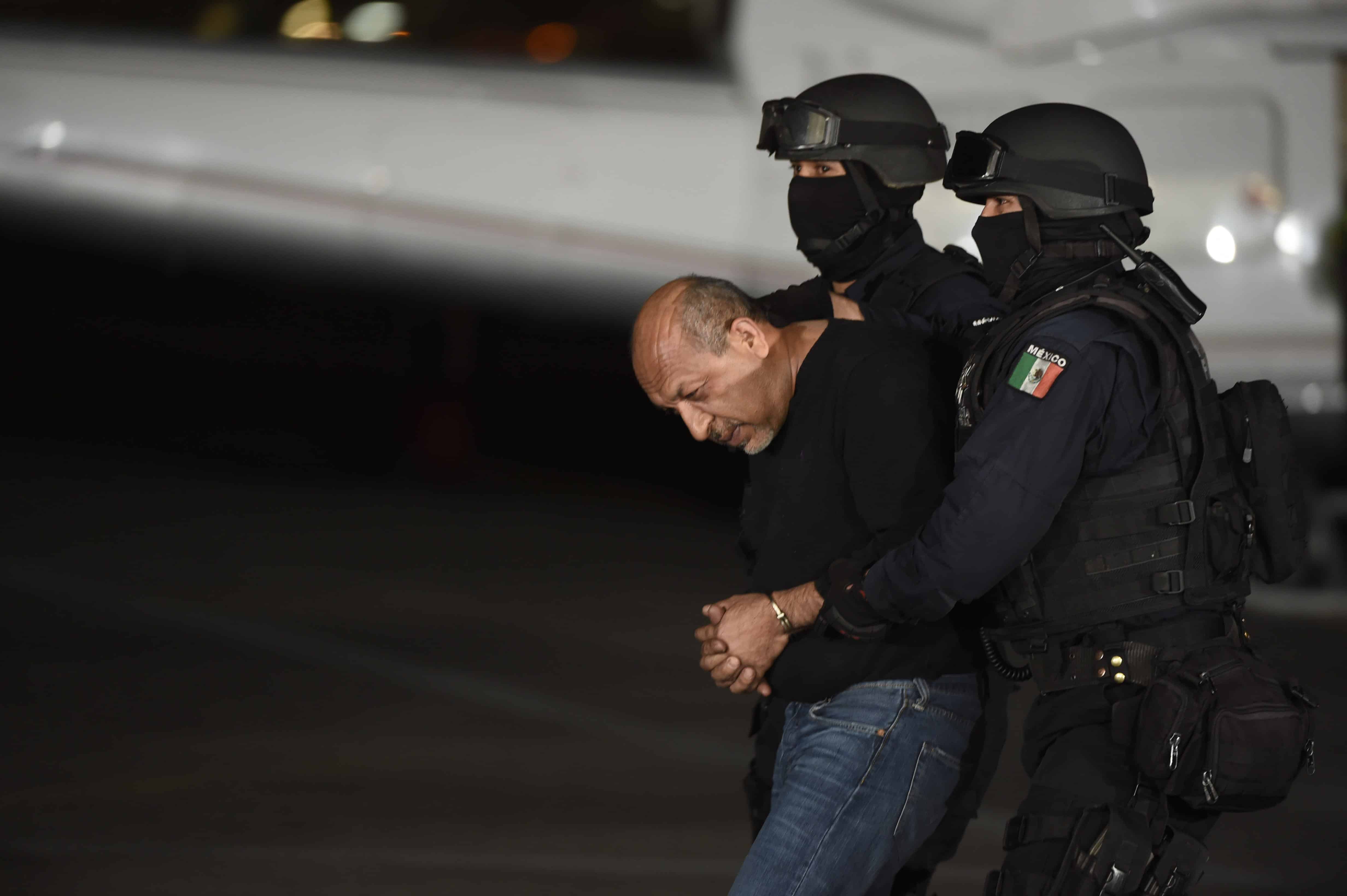 Mexican federal police escort Servando Gómez, aka 