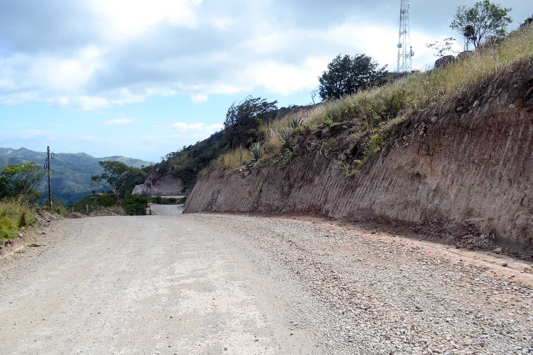 The gravel road to Monteverde - Route 606.