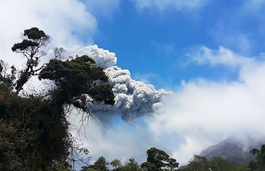 UPDATE: Costa Rica's Turrialba Volcano explodes again : The Tico Times ...