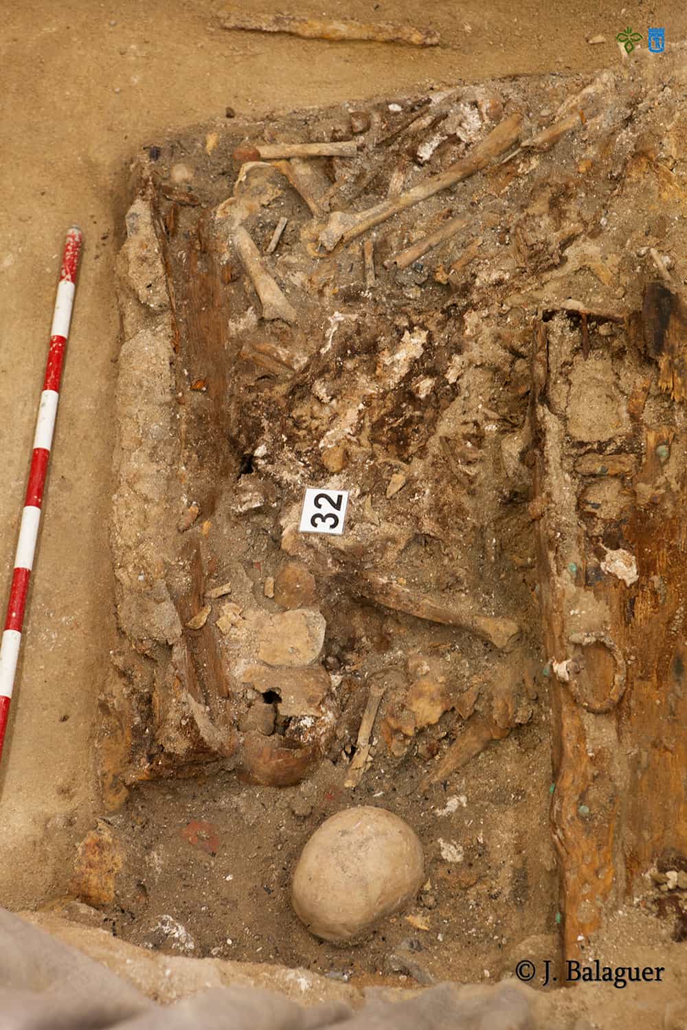 This handout picture released on March 17, 2015 by Sociedad de Ciencia Aranzadi shows an archeological reduction, with remains of a minimun of 15 individuals being ten of them adults and five children, that could include the remains of Spanish literary giant Miguel de Cervantes at the Convent of the Barefoot Trinitarians in Madrid.