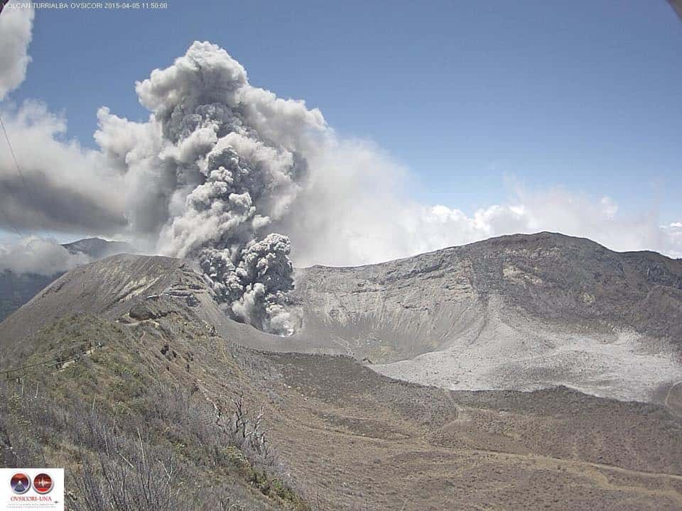 Turrialba Volcano begins another ash eruption.