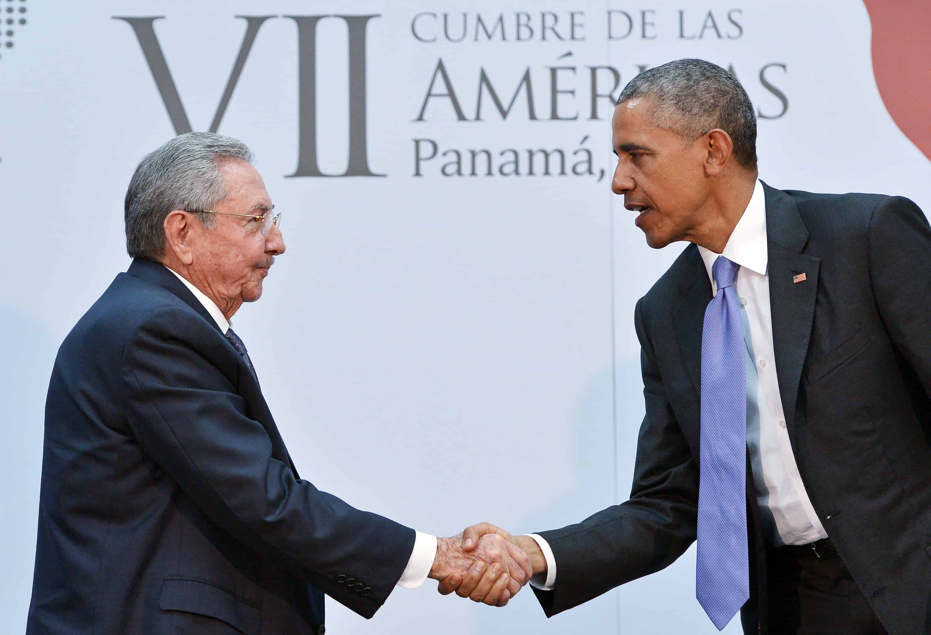 U.S. President Barack Obama shakes hands with Cuba's President Raul Castro during a meeting on the sidelines of the Summit of the Americas at the ATLAPA Convention center on April 11, 2015 in Panama City.