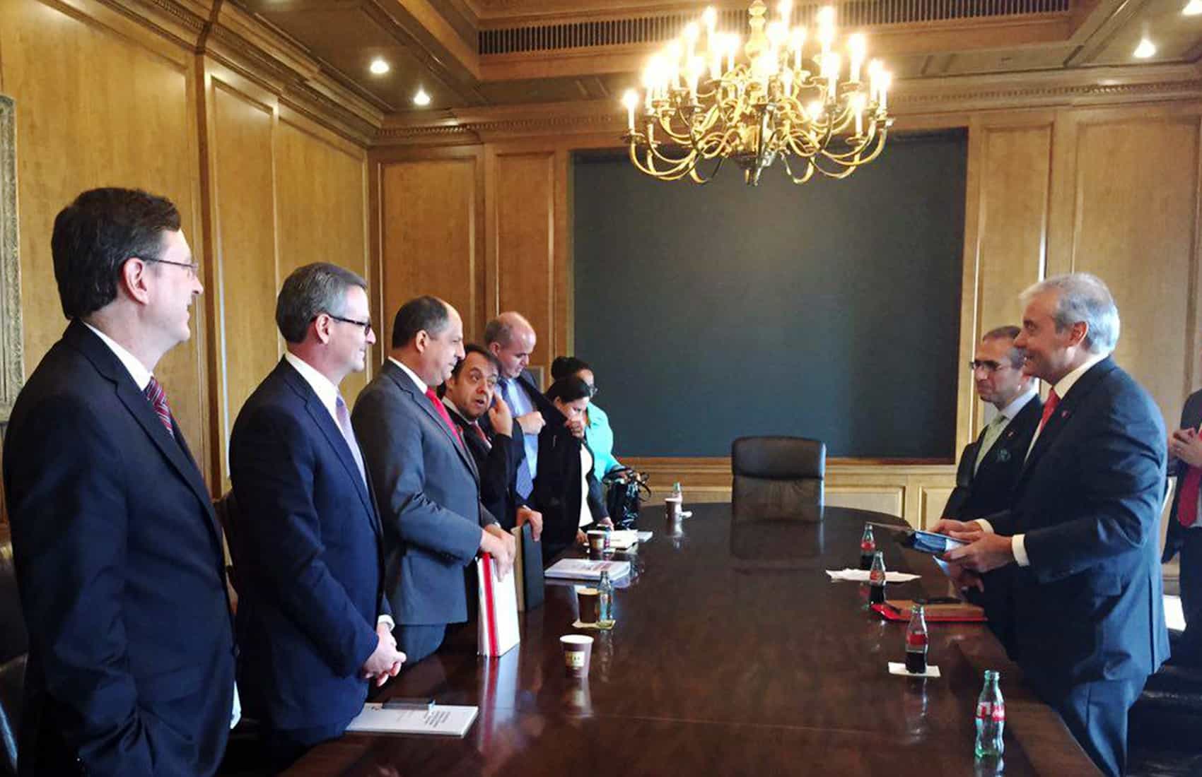 Business sector leaders, Foreign Trade and Foreign Ministry officials on Monday May 18, 2015, join President Luis Guillermo Solís in a meeting with entrepreneurs from Atlanta, Georgia.