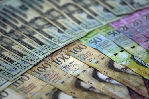 Venezuela's currency collapses 30 percent on black market