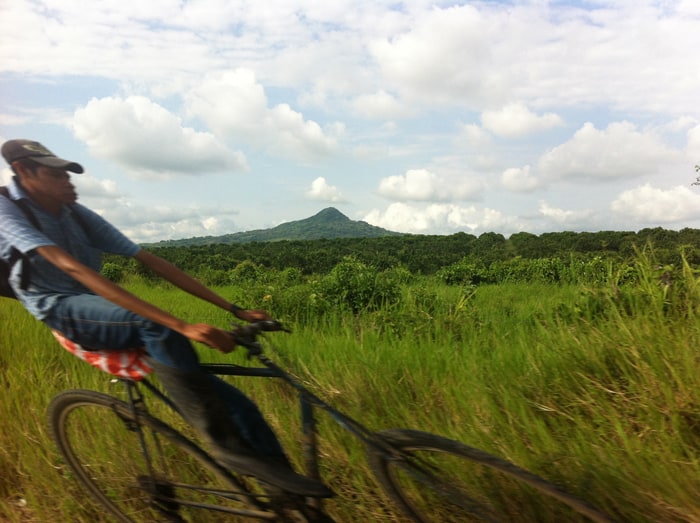 A bicyclist on the road between Tampico and Veracruz.