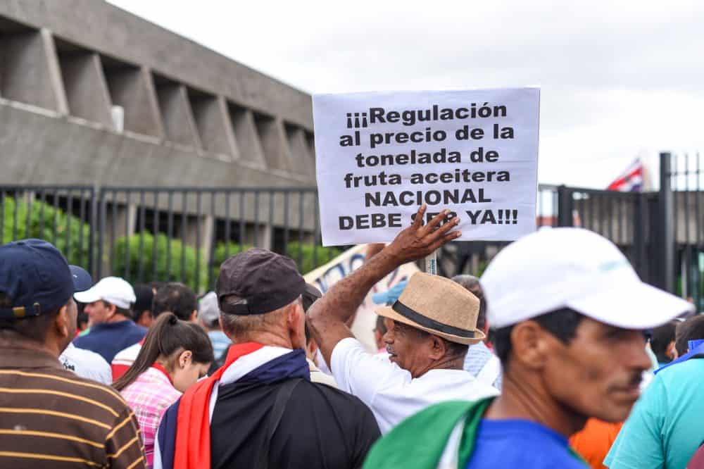 Farmers' demonstration at Casa Presidencial June 23, 2015