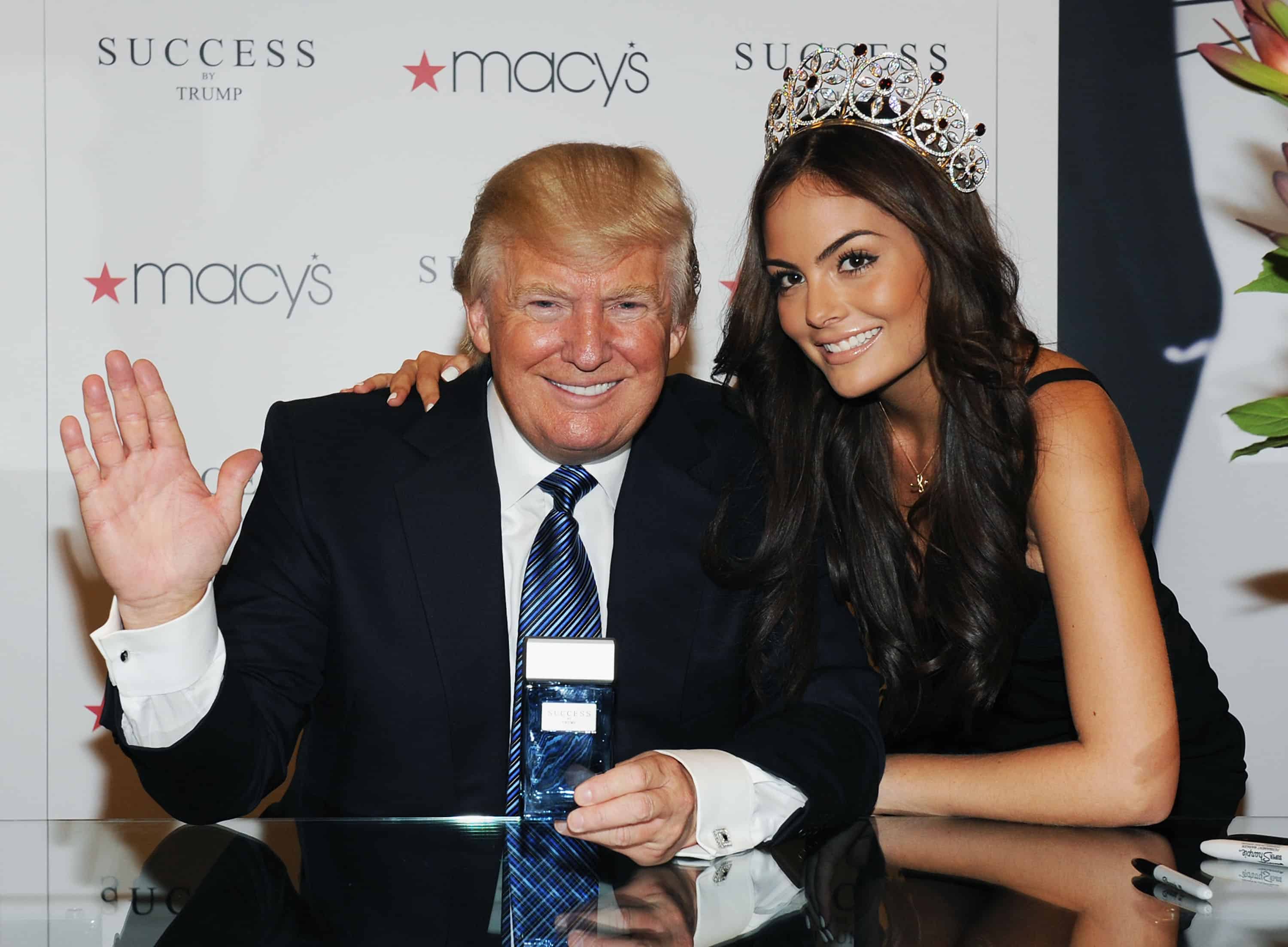 Business mogul/TV personality Donald Trump and Miss Universe 2010 Ximena Navarrete.