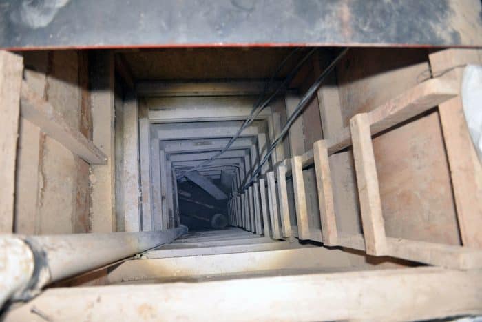 Picture of the end of the tunnel through which Mexican drug lord Joaquín "El Chapo" Guzmán escaped.