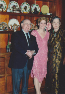 Elaine Fendell, center, with her parents, Jack and Ruth.