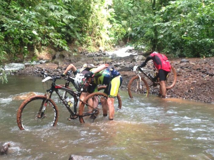 Ruta de los Conquistadores river crossing