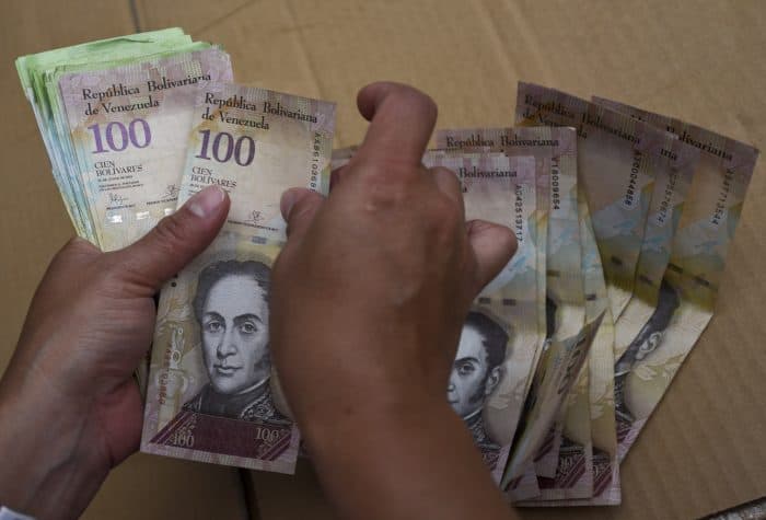 Venezuela facts: currency