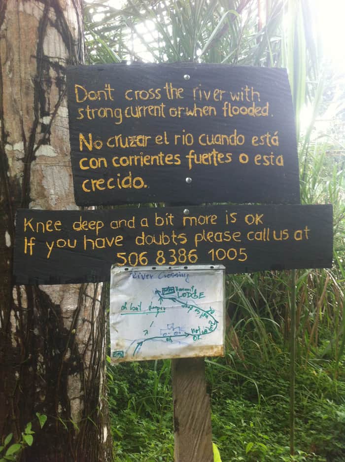 Sign at the Río Bananito crossing to Selva Bananito.