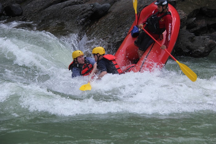 Savegre River rafting: You can trust your guide (to dunk you)