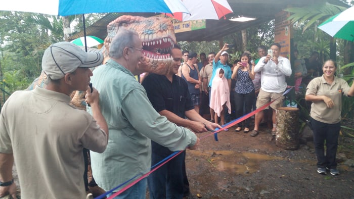 ICT manager Alberto López Chaves cuts the ribbon at the inauguration of Dino Park.