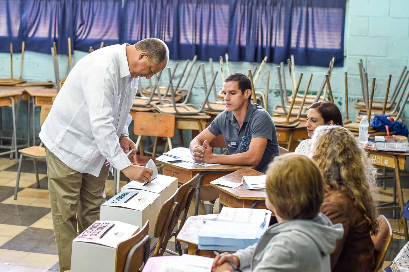 Costa Rica municipal elections: President Luis Guillermo Solís votes