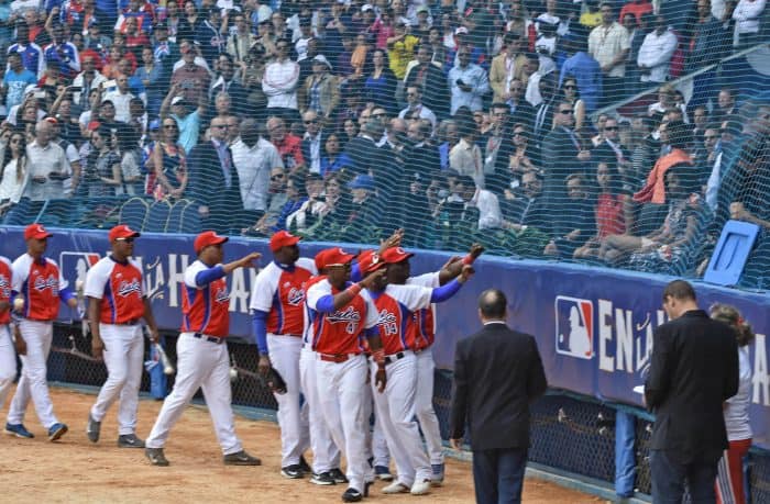 Obama in Cuba | The presidents and family take in a baseball game