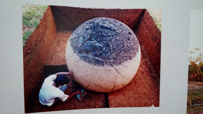 Excavation of a sphere at Finca 6.