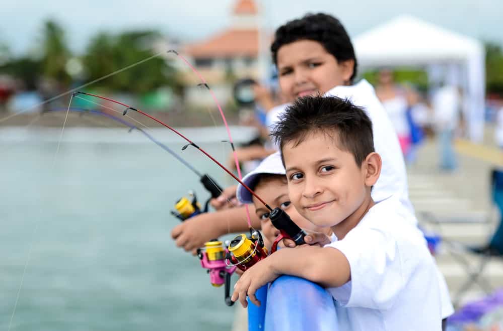 children fishing Costa Rica