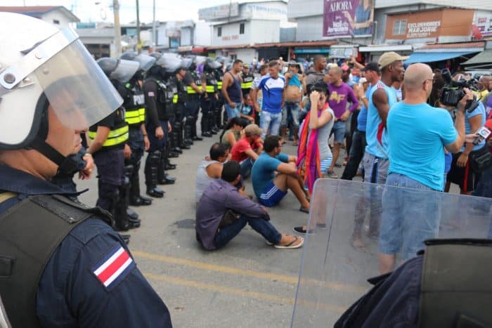 migrants at Paso Canoas