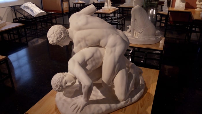Sculpture of two men wrestling