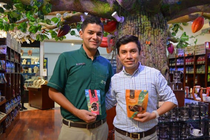 Sales associate José Vargas and Javier Villarroel, image manager for Britt Shops.