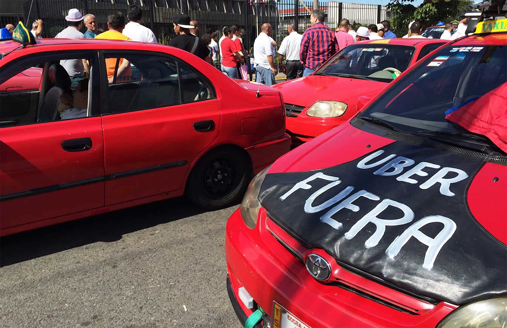 Taxi drivers demonstration in San José.