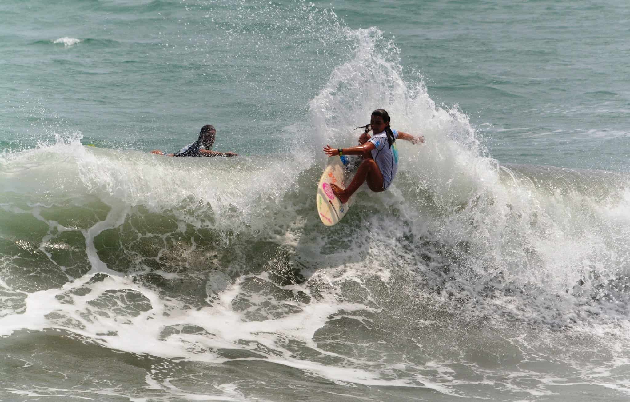 Serena Nava, Costa Rica surfing