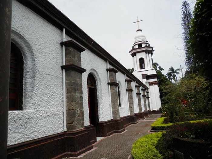 The cathedral in Alajuela.