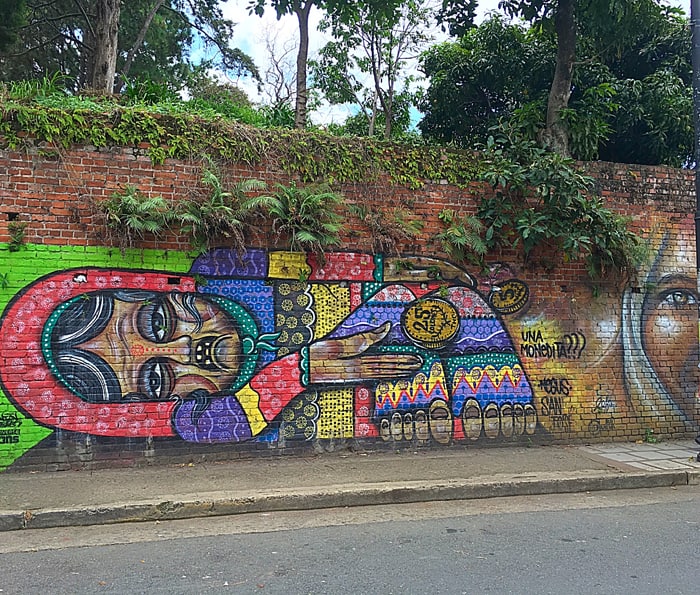 Graffiti in Barrio Otoya.