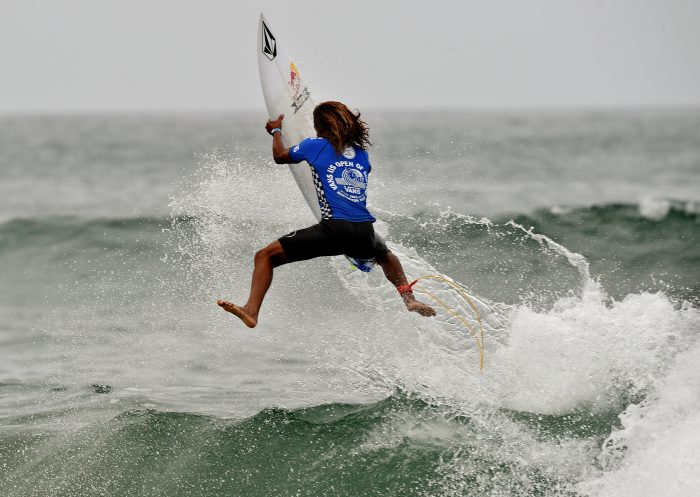 Liga Mundial de Surf Carlos Muñoz.  Carlos "Cali" Muñoz estará en su ola nativa de Esterillos Este, ya que Costa Rica esta semana alberga su primer evento de la World Surfing League en 14 años.