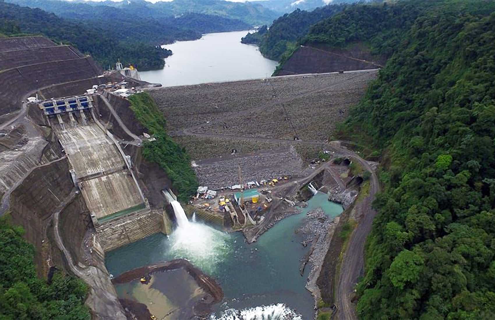 Reventazón hydroelectric plant. Electricity