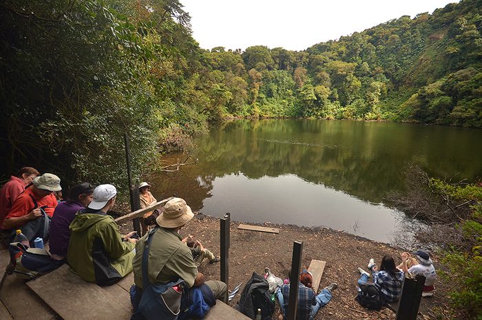 The trail leading to the lagoon at Barva Volcano is an easy hike, even for small children.