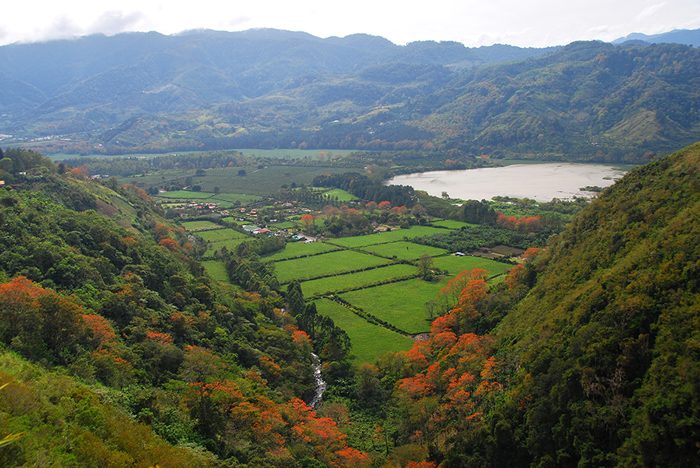 Ujarrás Valley and Lake Cachí in the background.