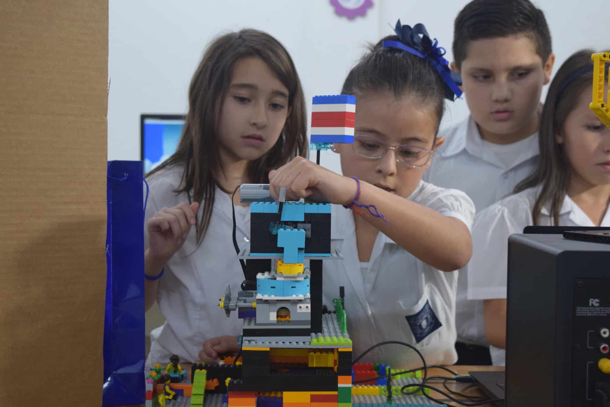 Six third-graders from Costa Rica will represent the country at an international technology championship in Houston, Texas.