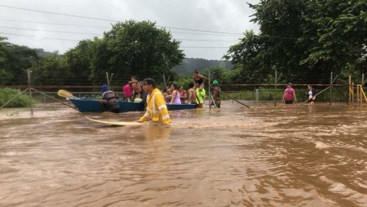 Heavy rains lead to mass floods in the Pacific