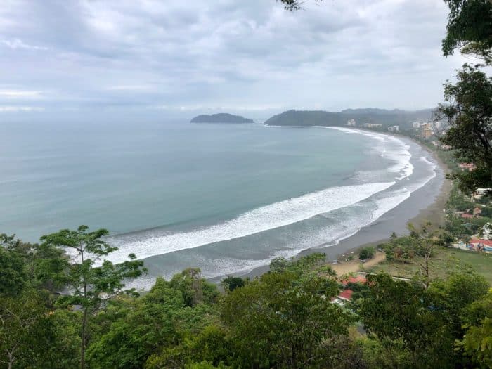 Miro Mountain lookout in Jacó