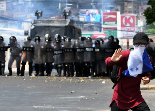 Police repress Independence Day demonstrations in Honduras