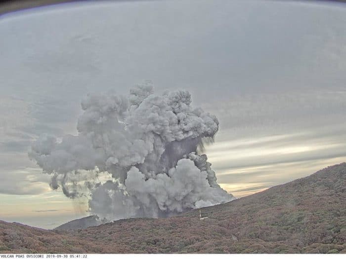 Poás Volcano erupts again, sends ash cloud 2 km into atmosphere