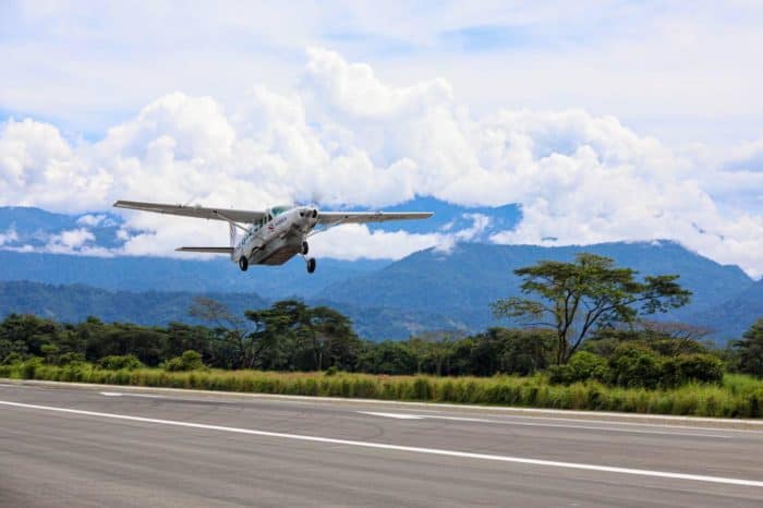 Costa Rica Domestica Airline Sansa Taking off