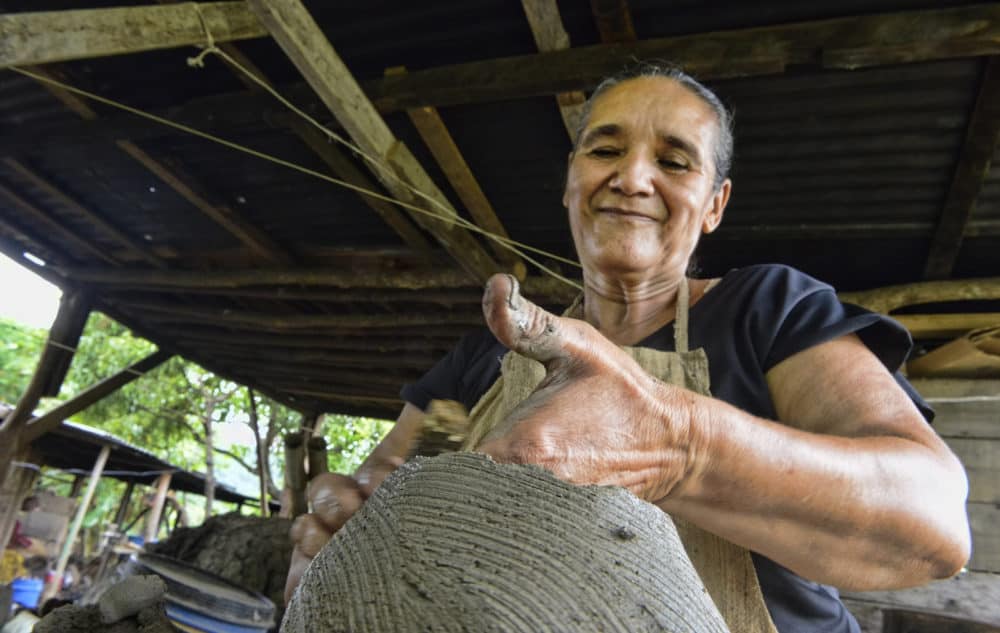 The Making of Traditional Costa Rica Pottery from Guaitil