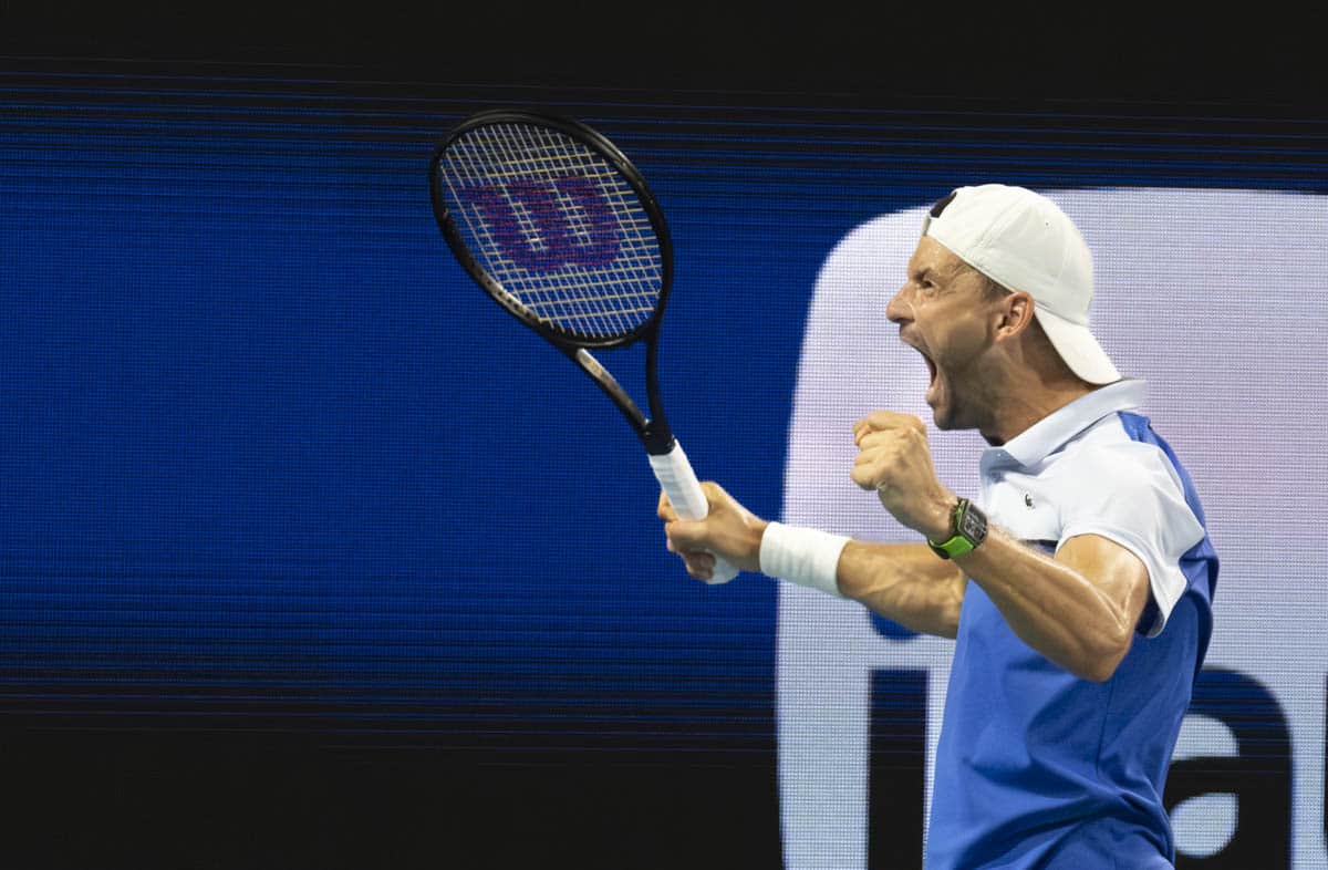 Miami Open: Grigor Dimitrov beats Carlos Alcaraz