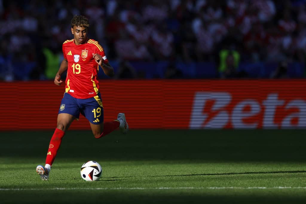 Spain's forward #19 Lamine Yamal at Eurocup