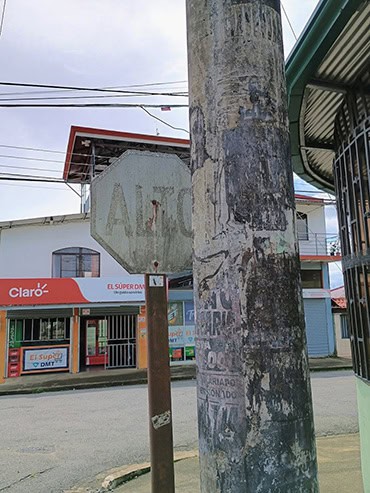 Costa Rica Stop Sign