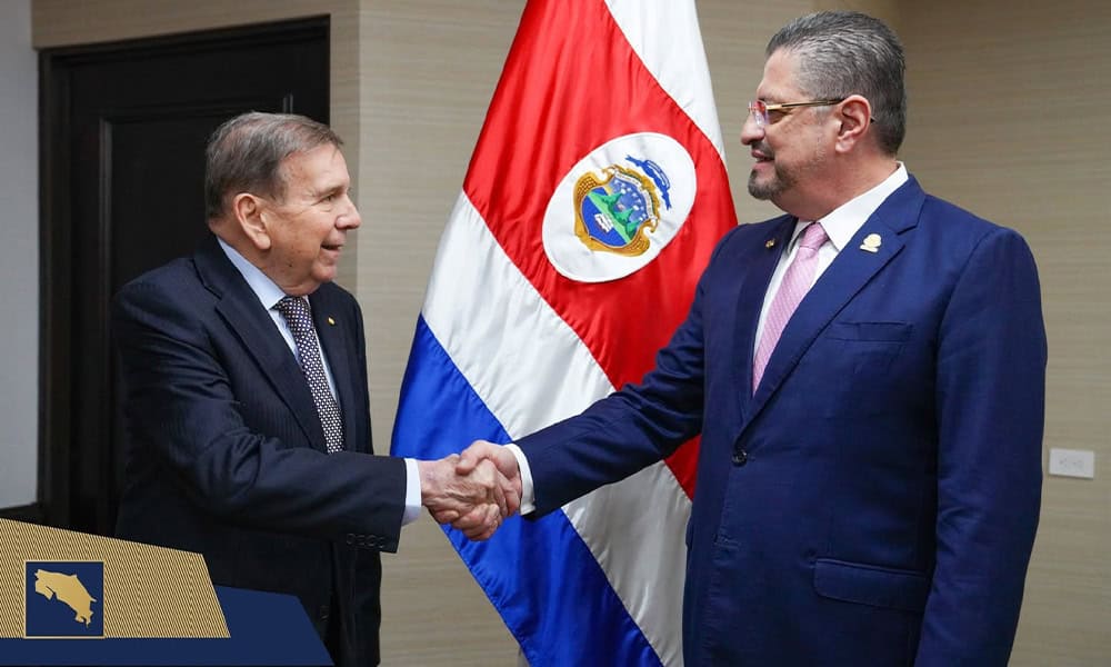 Venezuela's González Urrutia meets Costa Rica President Chavez